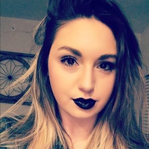 Meet your Posher, Aly